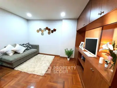Fully Furnished 1 Bedroom Condo -4