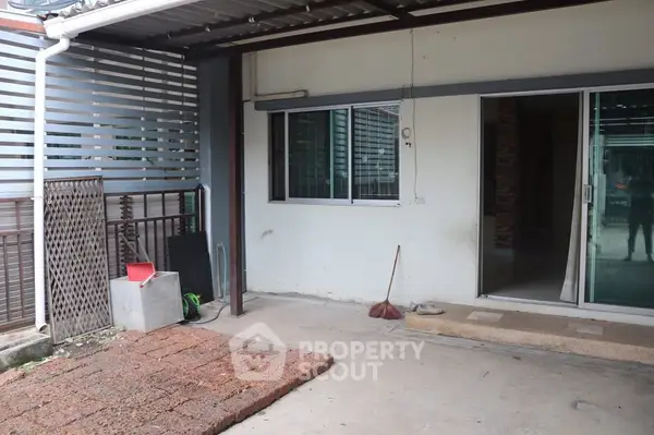 image_rental-25629272