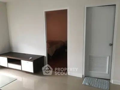  2 Bedrooms Condo at Sathorn Plus By The Garden-4