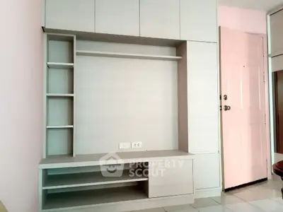  1 Bedroom Condo at Lumpini Center สุขุมวิท 77-2