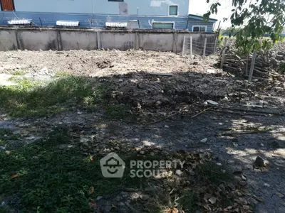 Vacant land plot with potential for development in urban area