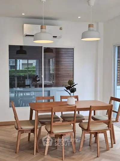 image_rental-30338537