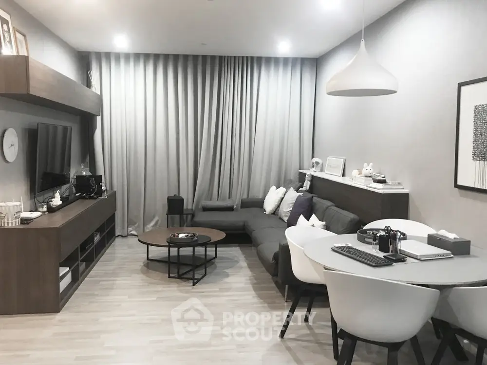  2 Bedrooms Condo at The Room Sukhumvit 69-1