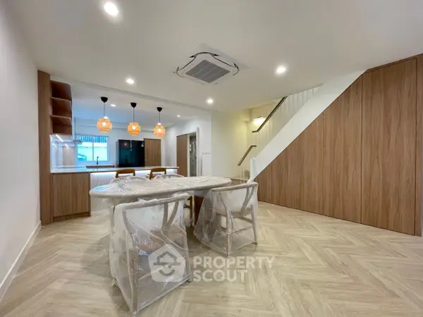 image_rental-28127698