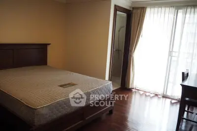  4 Bedrooms Condo -7