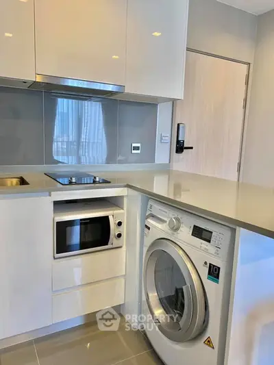 Fully Furnished 1 Bedroom Condo at M Thonglor 10-5