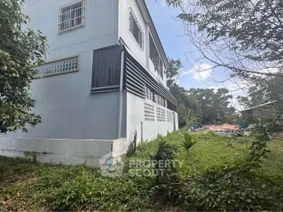 Explore this unique property with spacious outdoor area and lush greenery, perfect for nature lovers seeking tranquility.