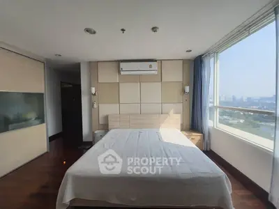  3 Bedrooms Condo at Urbana Langsuan Condominium-3