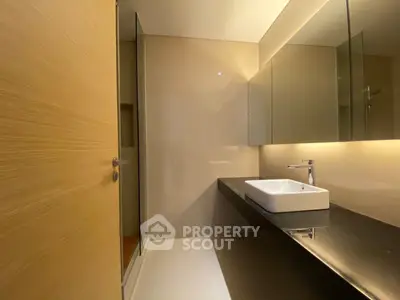 Modern bathroom with sleek design and elegant fixtures