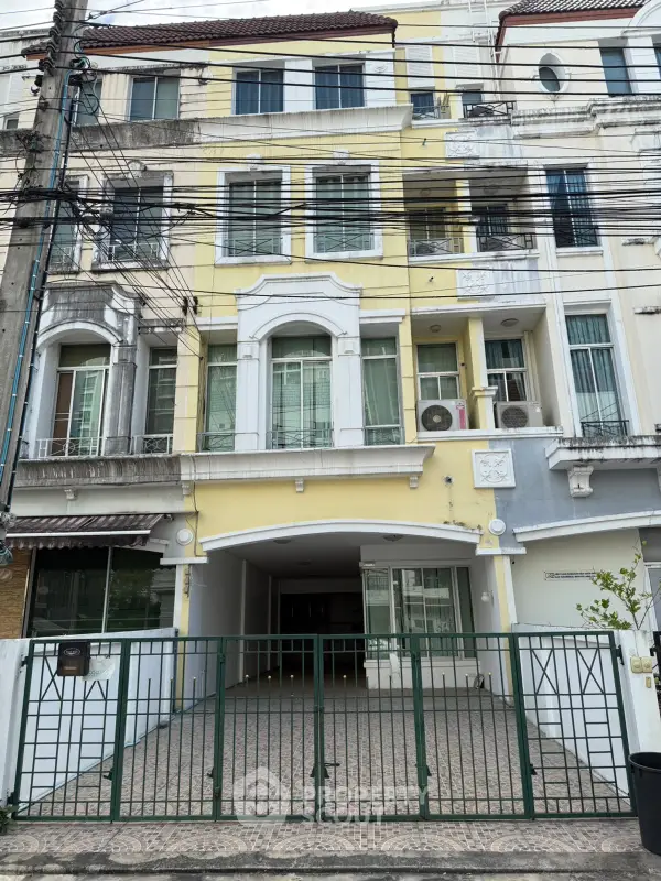 image_rental-28106278