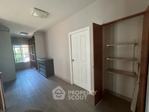 image_rental-28463930