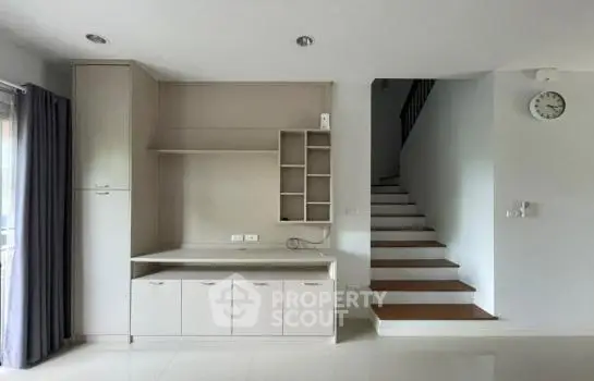 image_rental-8648683