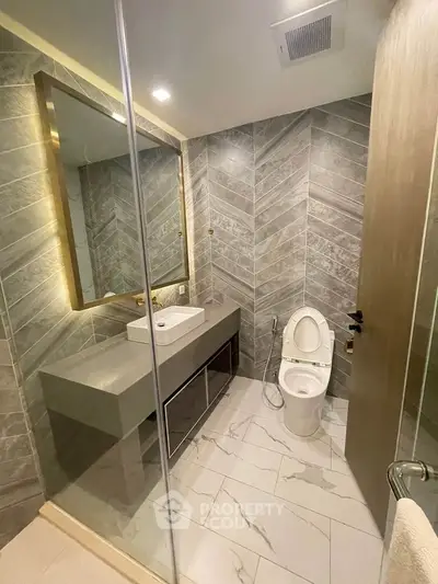 Modern bathroom with sleek design and elegant fixtures
