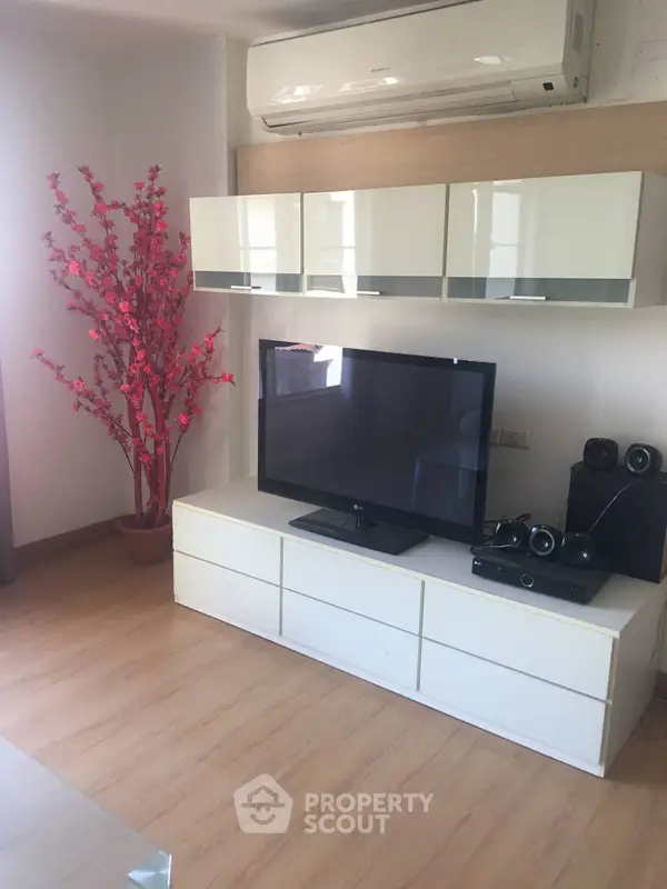 image_rental-5289160