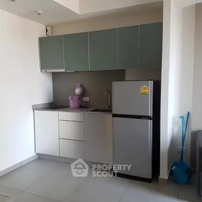  1 Bedroom Condo at The Lofts Ekkamai-5