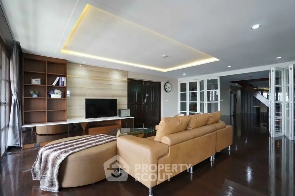  4 Bedrooms Condo at Adamas Phahonyotin Condominium-1