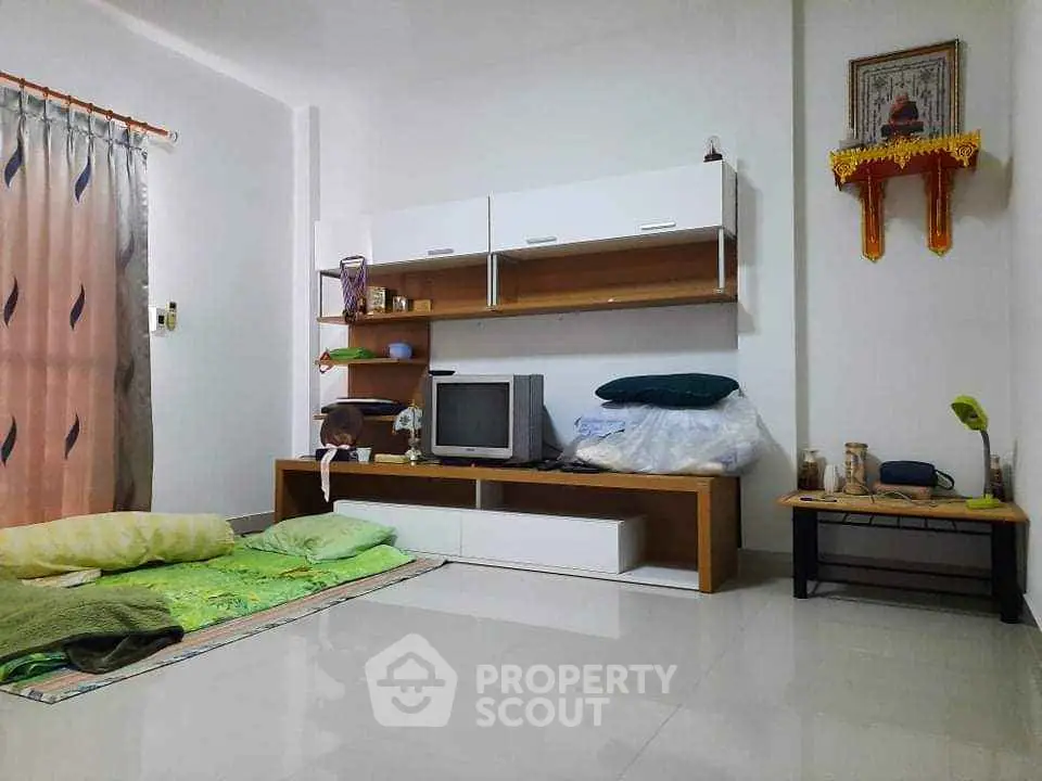 Cozy living room with minimalist decor and traditional accents