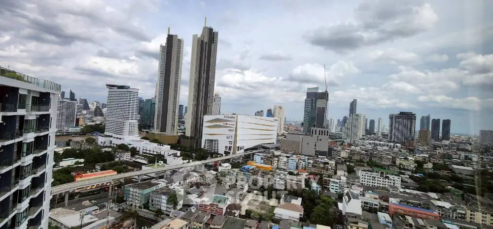 Stunning cityscape view showcasing modern skyscrapers and urban landscape.