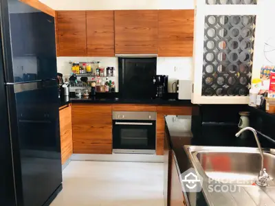  3 Bedrooms Condo -2