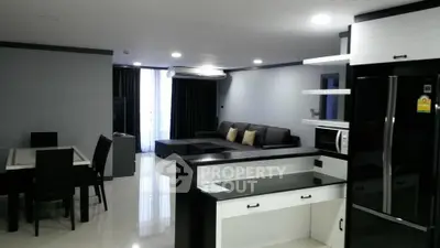  3 Bedrooms Condo at Supalai Place Sukhumvit 39-3