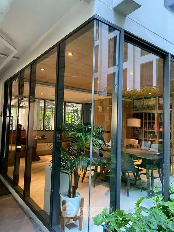 image_rental-28656706