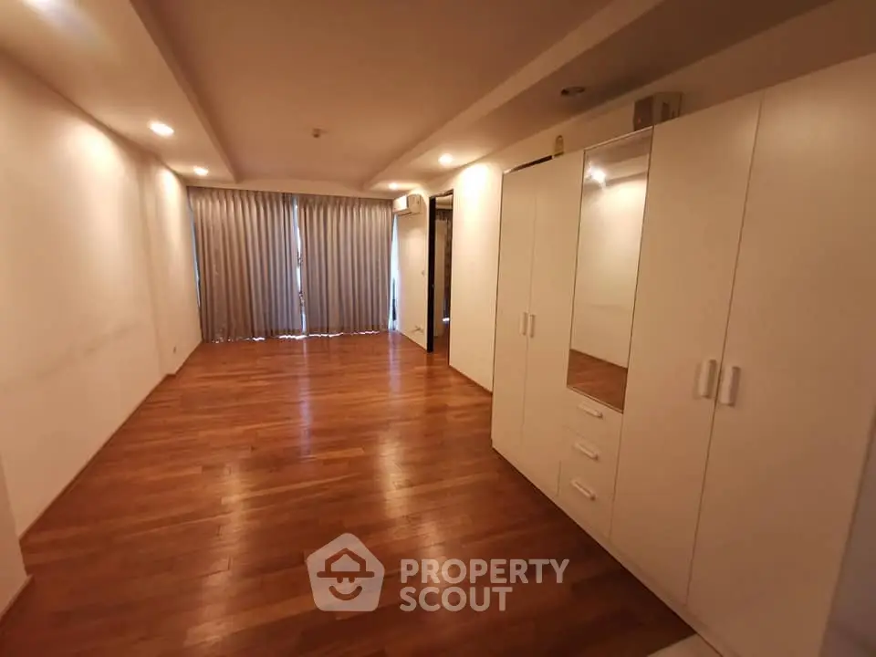 Fully Furnished 1 Bedroom Condo at Abstracts Phahonyothin Park-1