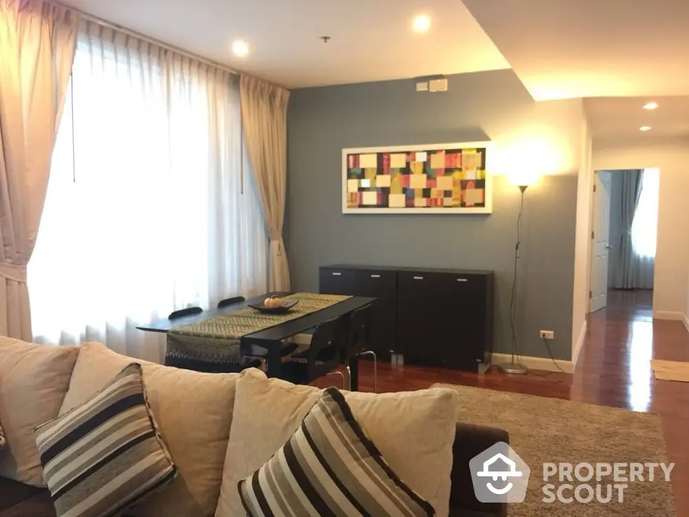  2 Bedrooms Condo at Siri Residence Sukhumvit-1