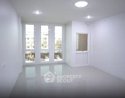 Screenshot 2025-10-05 215414.png