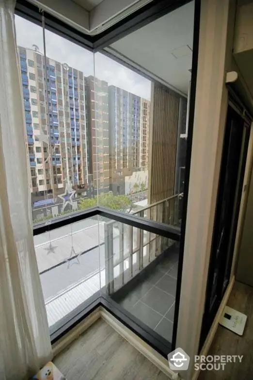  1 Bedroom Condo at Modiz Station Phahonyothin Ramindra-1