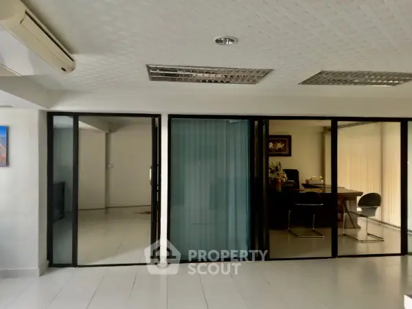 image_rental-27930942