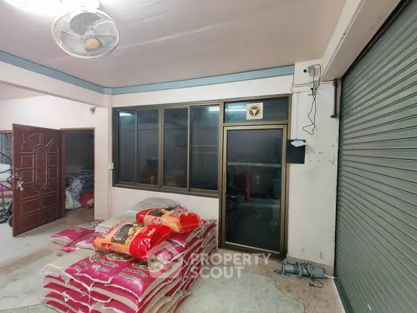 image_rental-27930784