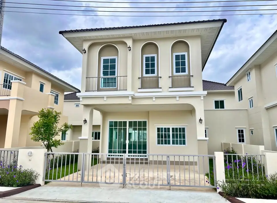 Elegant two-story house with modern design and spacious driveway