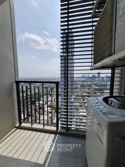 Fully Furnished 1 Bedroom Condo at Blocs 77-4