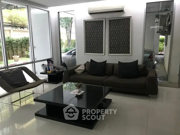 image_rental-8983624