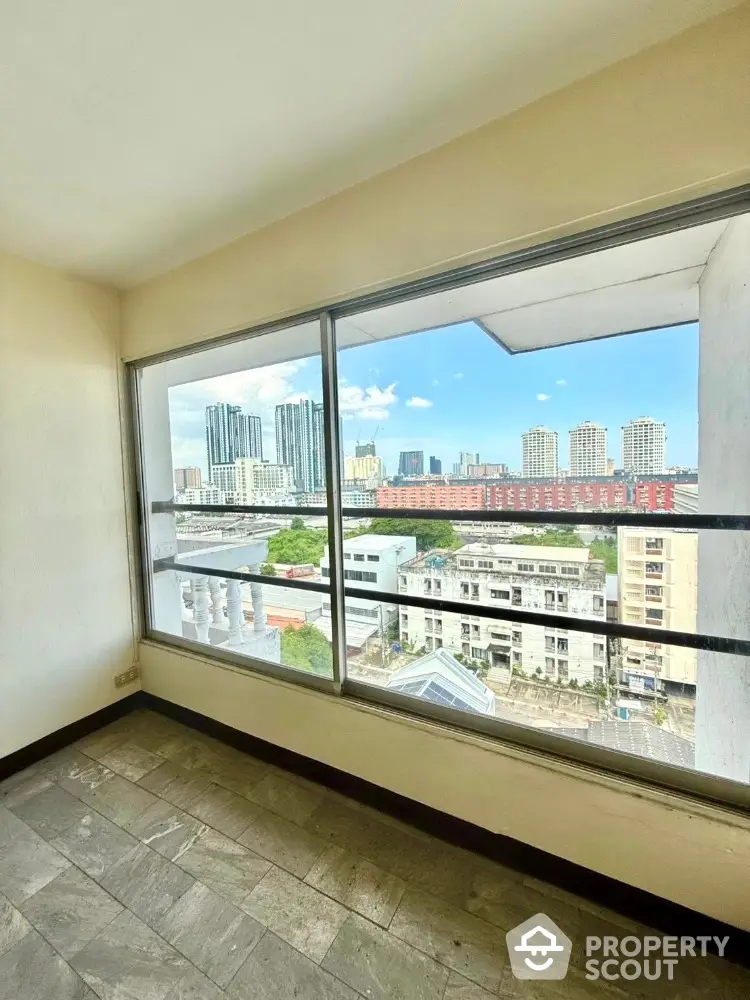 Spacious apartment with stunning city view from large window