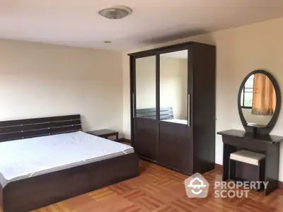  1 Bedroom Apartment at Lin Court-2