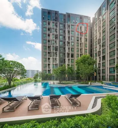 Luxurious condominium with stunning pool and modern architecture