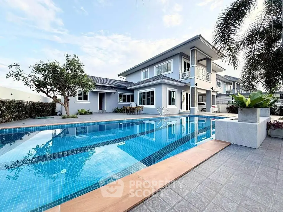 Luxurious modern house with private pool and spacious outdoor area, perfect for relaxation and entertainment.