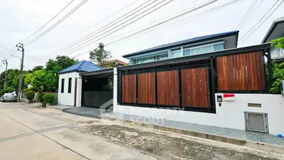 image_rental-31832669