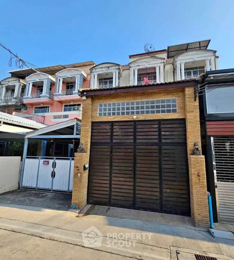 Screenshot 2568-12-03 at 22.03.06.jpg