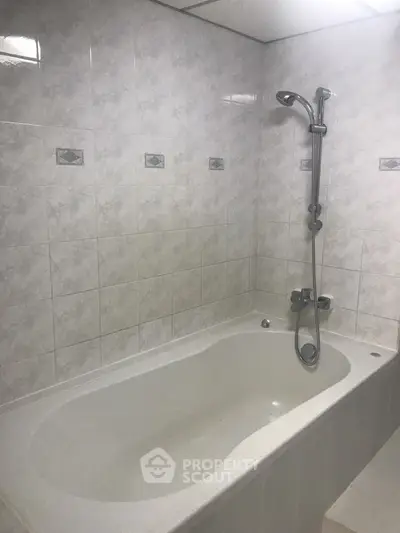  2 Bedrooms Condo -2