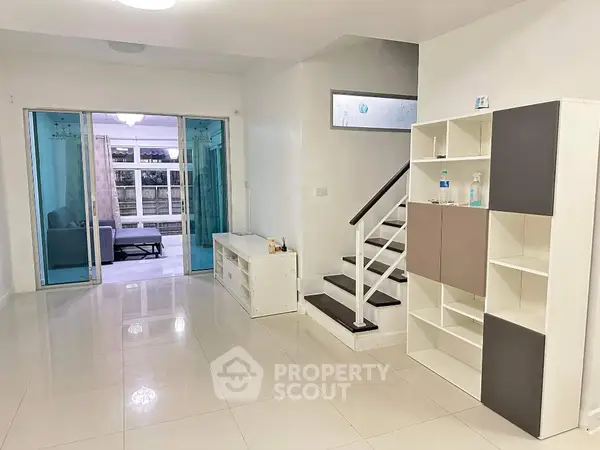 image_rental-13247232