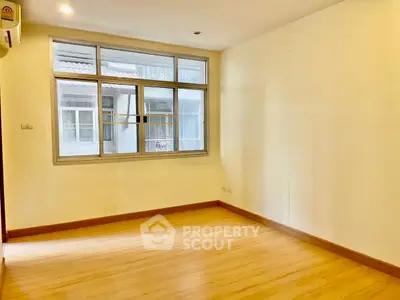 image_rental-29667146