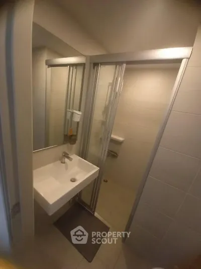 05b7a340b2d4f5355a5459cd79279801-Photoroom.png
