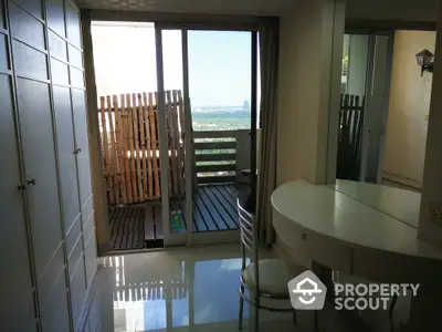  2 Bedrooms Condo -5