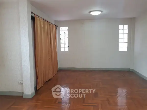 image_rental-8331213