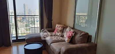 Fully Furnished 1 Bedroom Condo at Equinox Paholyothin Viphavadee Livingroom