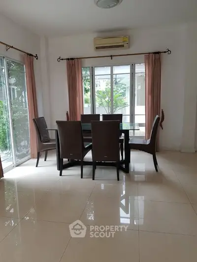 image_rental-12081068