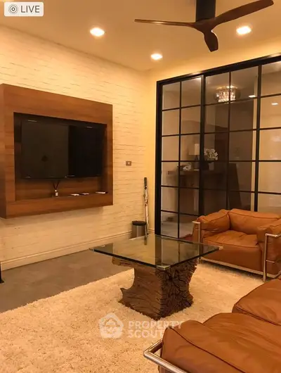  3 Bedrooms Condo at Penthouse Condominium 2-2
