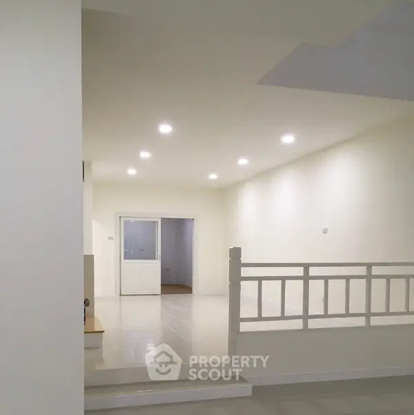 image_rental-8343848